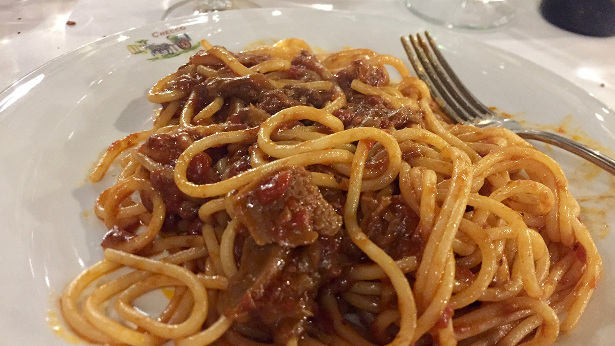 Checco: Spaghetti mit Lammragout. Foto WR
