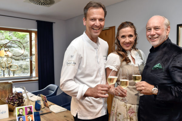Ein erfolgreiches Trio: Susanne Gräfin und Klaus Graf von Moltke, 2-Sterne-Chef Thomas Kellermann. Foto Sabine Brauer