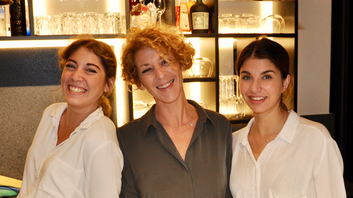 Le Cattive: Für jeden Gast haben sie ein Lächeln: Maria, Claudia und Cristina (v.li.). Foto HvF