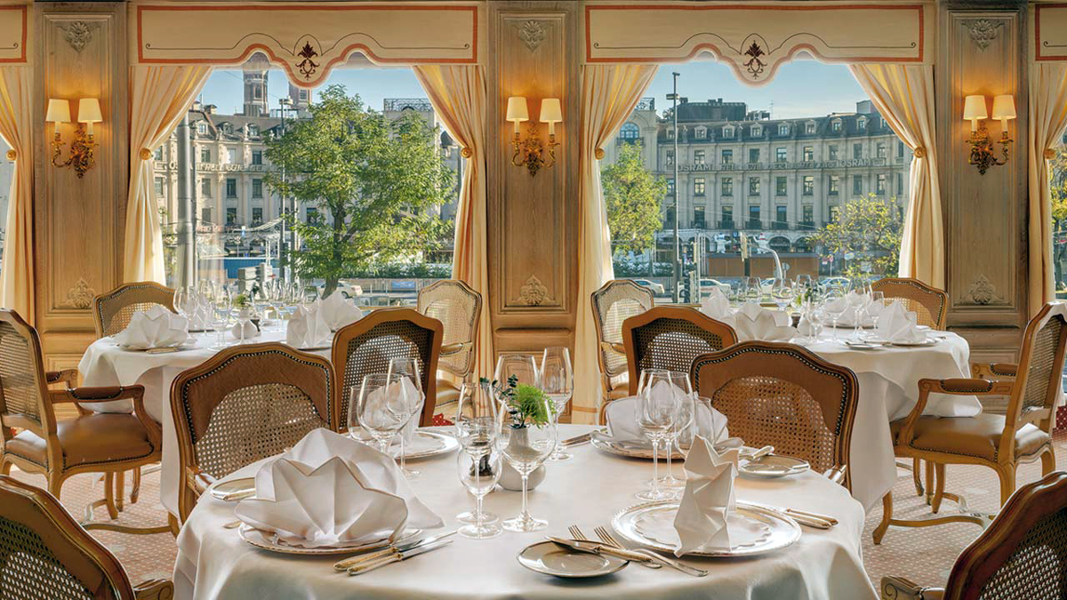 Das Restaurant im Königshof: Für Gourmets einer der schönsten Plätze in München. Foto Königshof