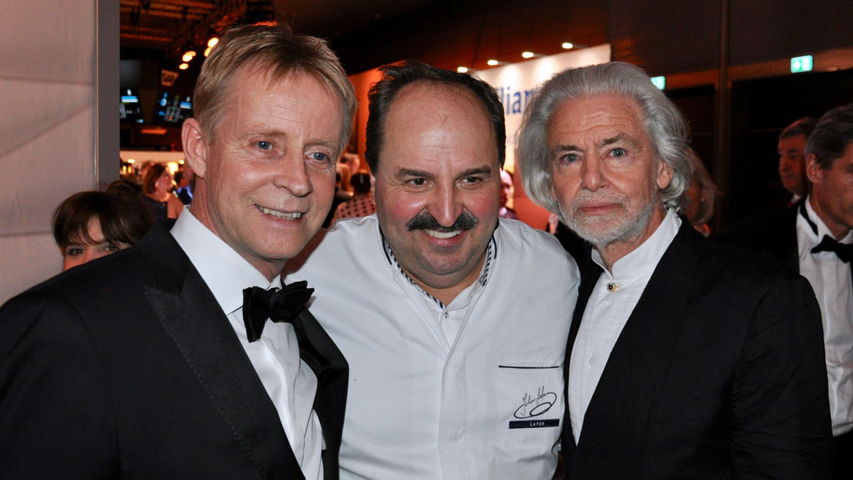 Emirates Vice-President Volker Greiner, Johann Lafer, Unternehmer Hermann Bühlbecker (r.) Foto WR