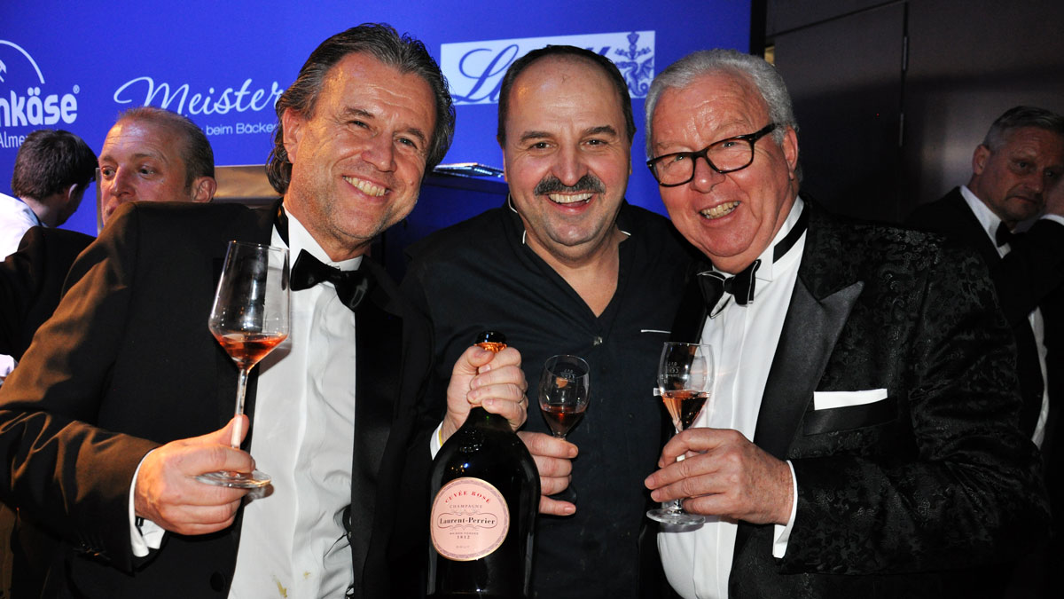 Champagner verbindet: Laurent-Perrier-Geschäftsführer Thomas Schreiner, Johann Lafer, Gourmino-Express Autor Wolfgang Ritter. Foto WR