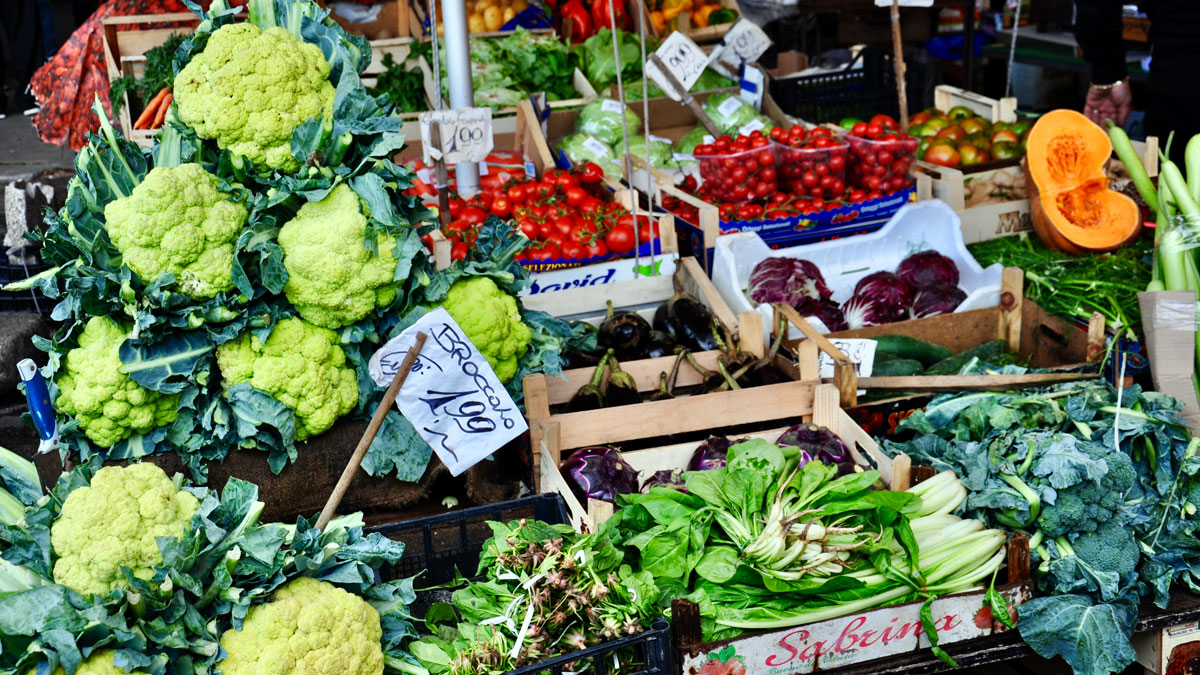 Via Volturno: Gemüse und Früchte aus heimischer Produktion. Foto HvF