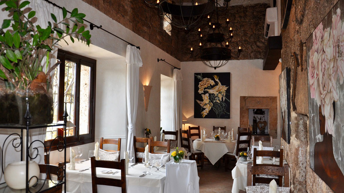 Rustikale Eleganz: Das stilvoll restaurierte Restaurant. Foto WR