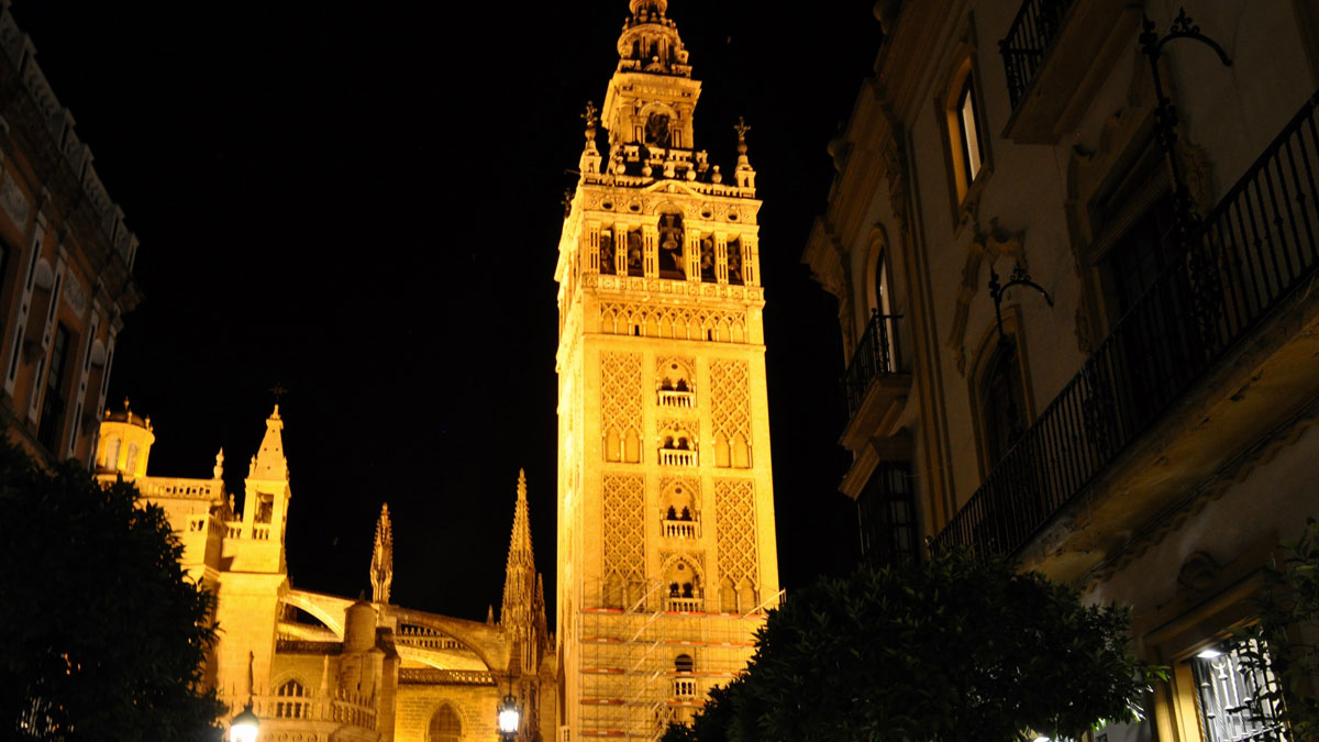 Die Kathedrale Santa Maria de la Sede von Sevilla: Spektakulär auch bei Nacht. Foto WR