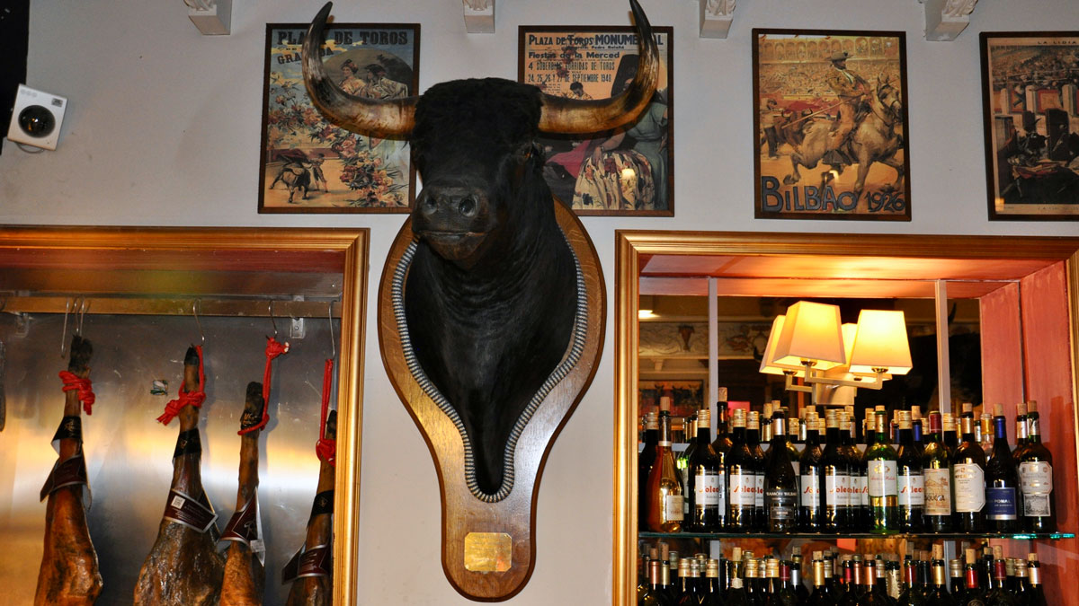 La Catedral Bar: Stierköpfe dominieren das Restaurant. Foto WR