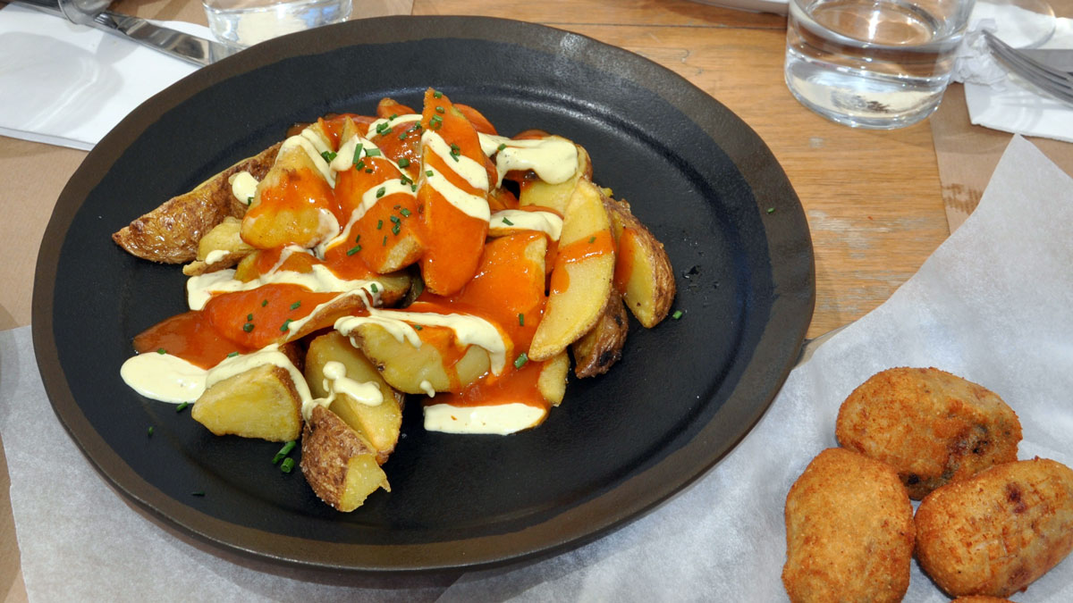 Bebo – Andalusischer „Kartoffelsalat" und Kroketten. Foto WR