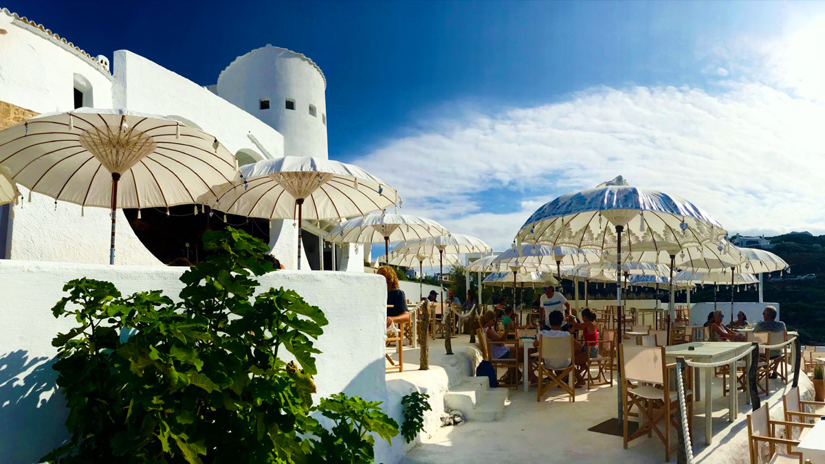 Menorca Beachclubs. Foto Inna Hemme