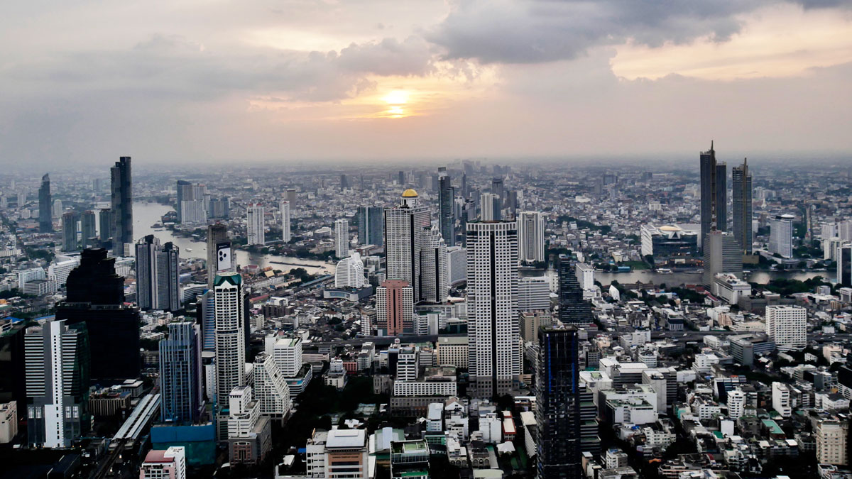 Sonnenuntergang über Bangkok vom Mahanakhon Tower. Foto JW