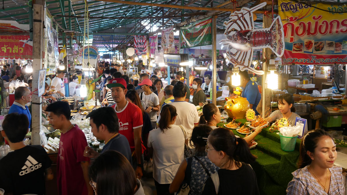 Kulinarische Spielwiese: Klong Lad Mayom Markthallen. Foto JW