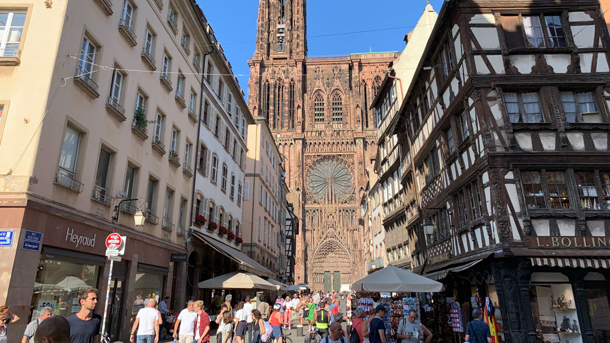 Das gewaltige Münster mit seinem 142 Meter hohen Nordturm. Foto WR