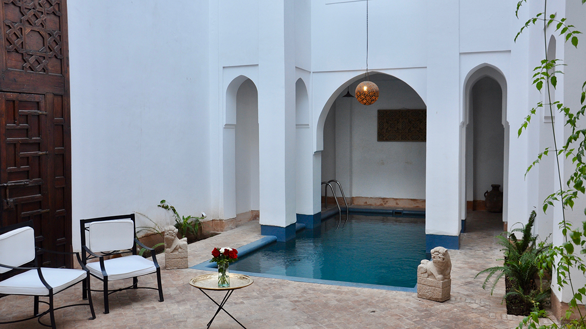 Riad el Cadi: Willkommene Abkühlung in den heißen Monaten: der kleine Pool mit Gegenstromanlage. Foto WR