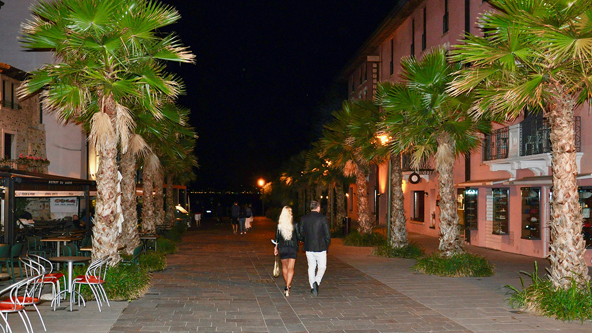 Sirmione: Die wenigen italienischen Touristen genießen die besondere Atmosphäre. Foto WR
