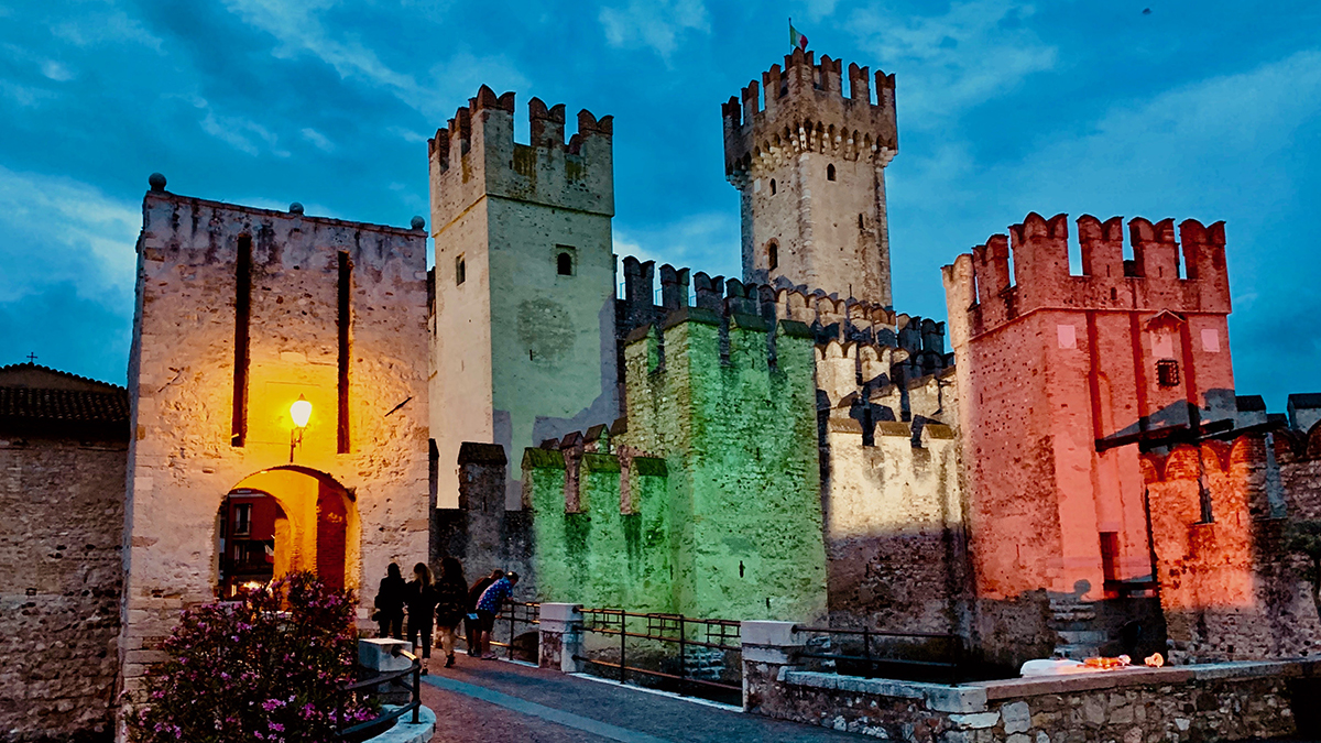 Castello Scaligero: Das Tor zur Altstadt von Sirmione. Foto WR