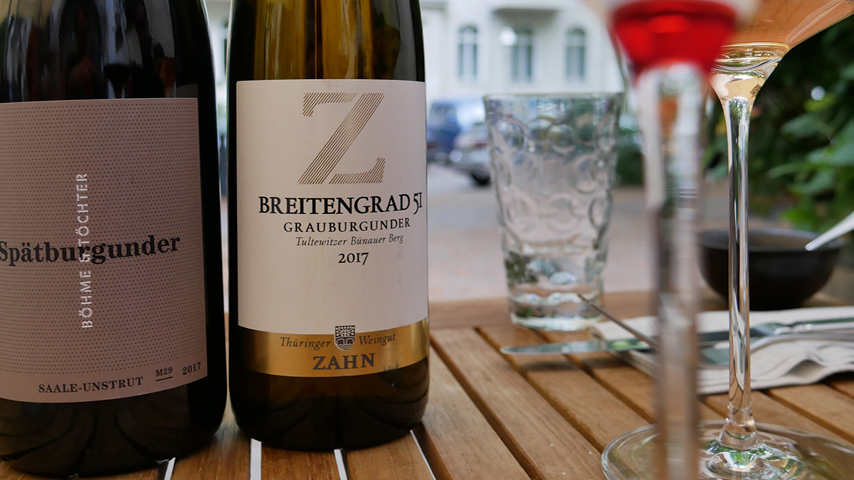 Weinschätze aus deutschen Landen im Garten des Rutz Zollhauses. Foto JW