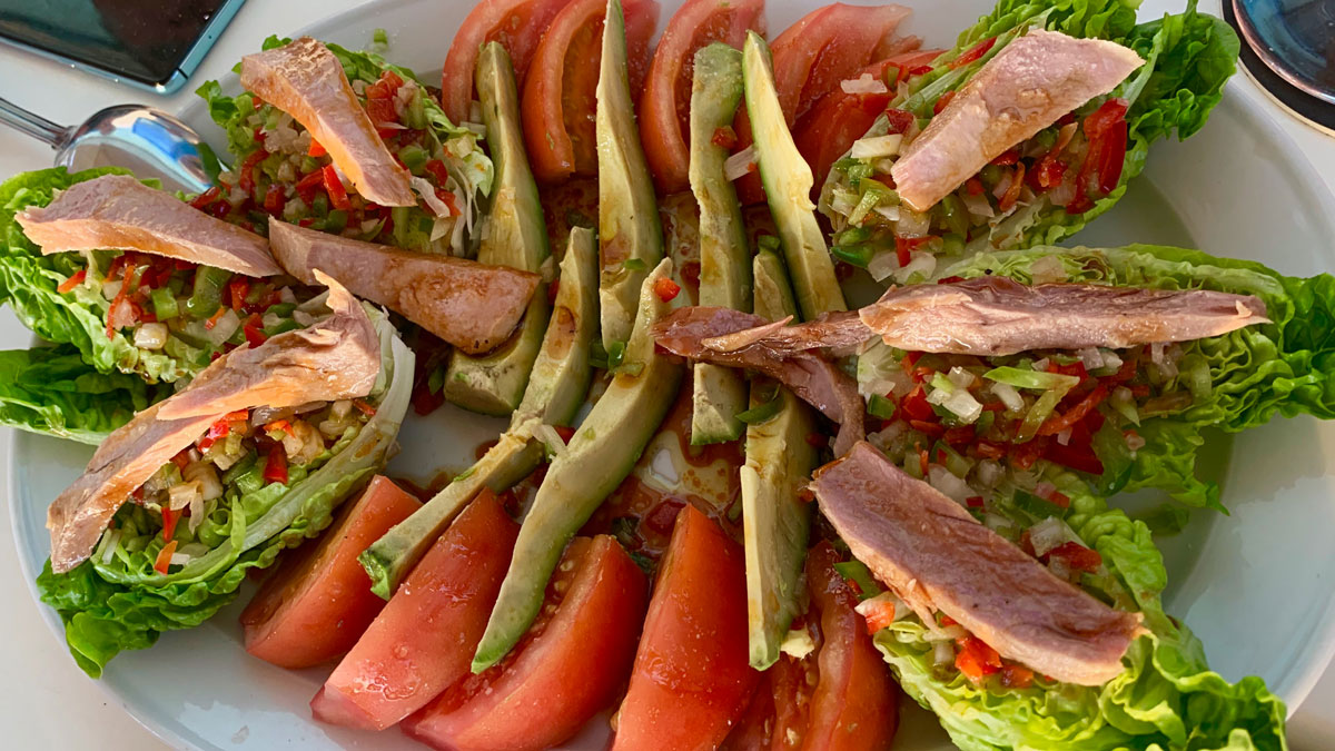 La Farola: Köstlicher Salat als Vorspeise. Foto WR