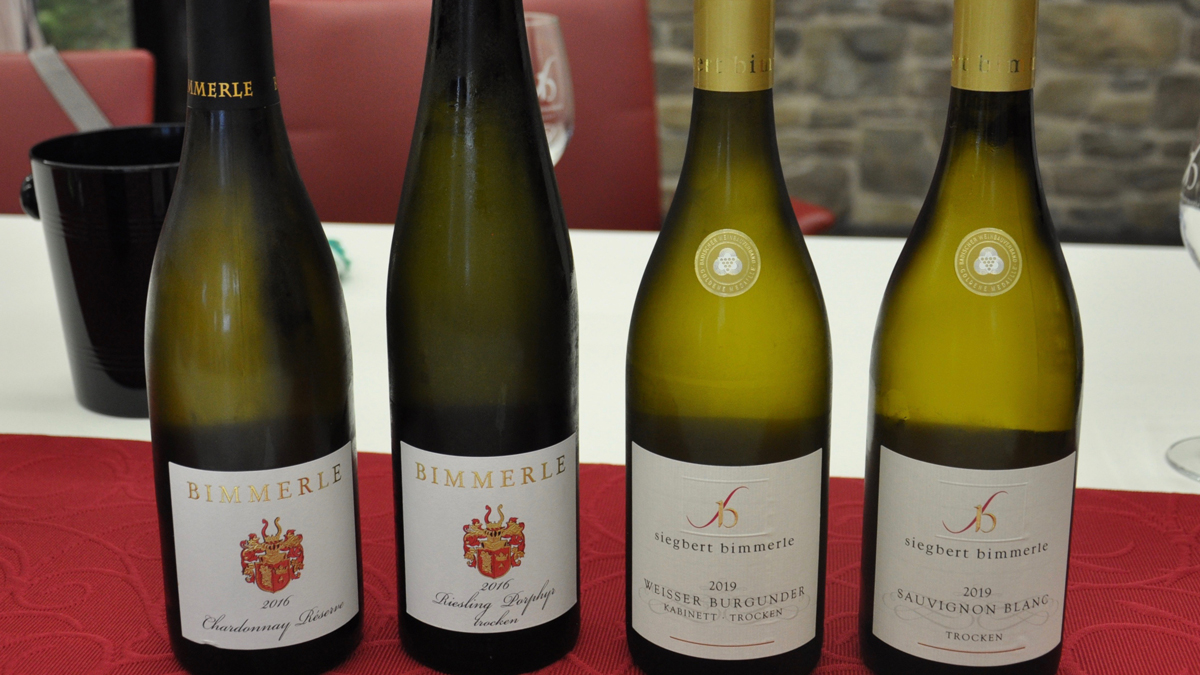 Auf den Burgundersorten liegt der Focus, aber auch hervorragende Rieslinge, Sauvignons blanc, Merlot und Cabernet Franc sind im Programm. Foto WR
