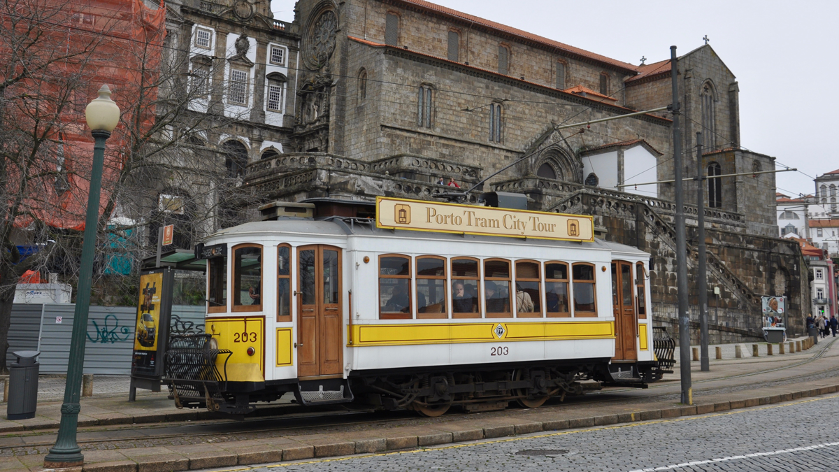 Mit der historischen Straßenbahn den Douro entlang bis an den Atlantik (fast bis ins Restaurant Boa Nova) Foto HvF