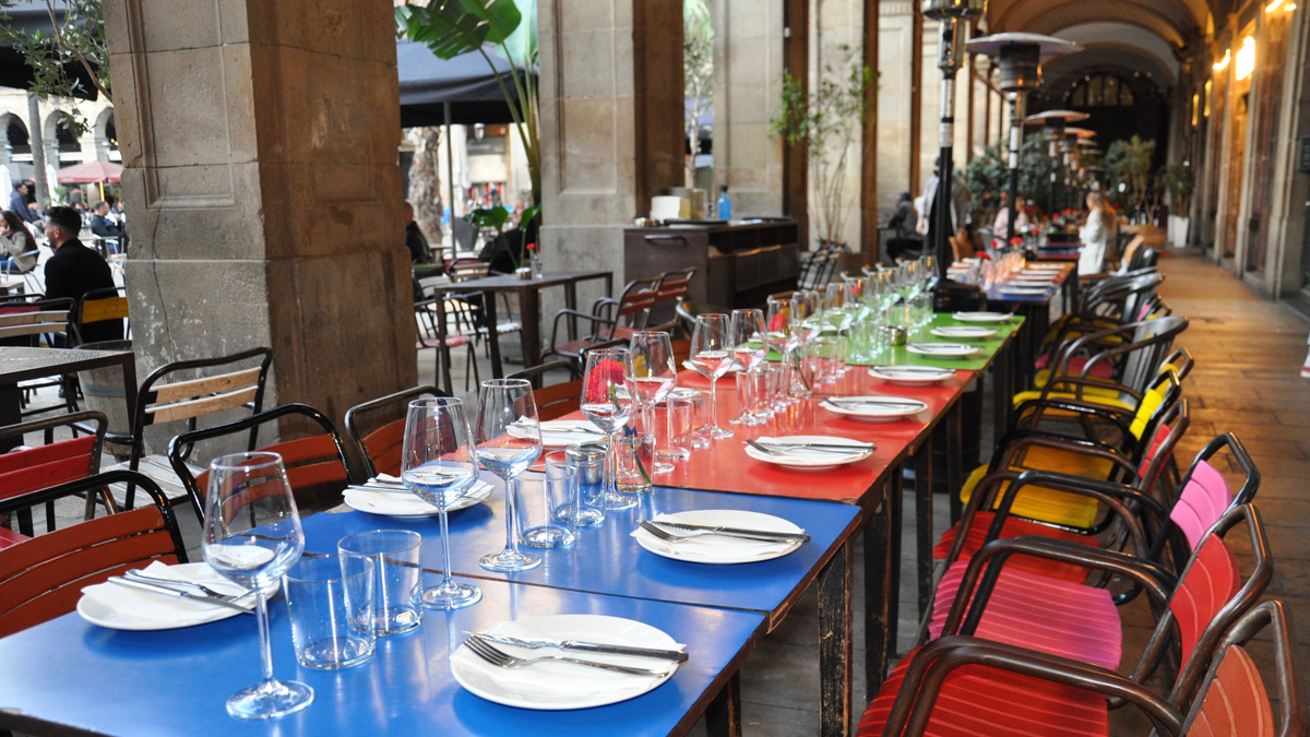 Plaça Reial– der königliche Platz im Gotischen Viertel: Frühstück, Lunch oder Dinner, beeindruckend zu jeder Tageszeit Foto WR