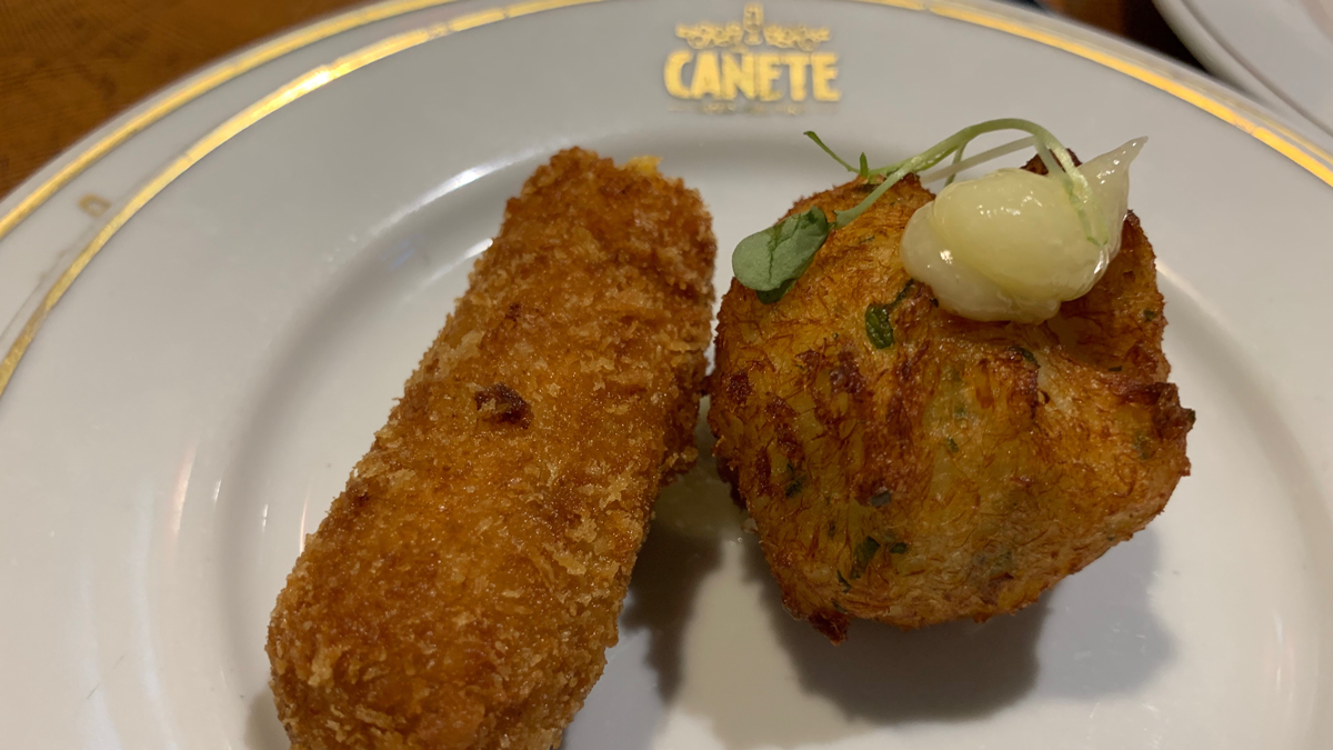 Cañete: Beste Fisch- und Schinken-Kroketten. Foto WR