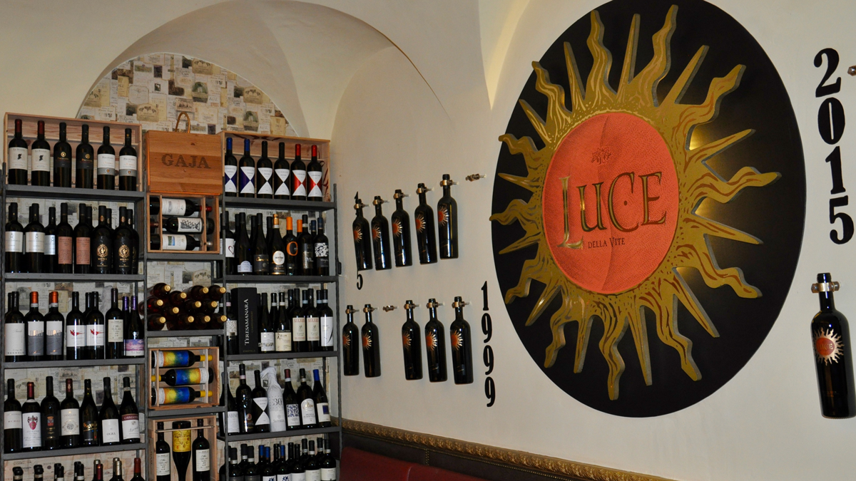 AD HOC: Auch der großartige „Luce“ vom gleichnamigen Weingut Luce della Vite ist mit fast allen Jahrgängen vertreten. Foto WR